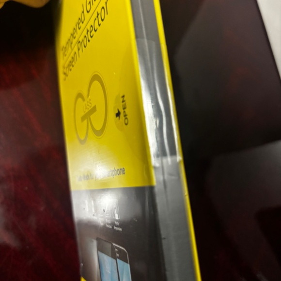 iPhone X/XS/11 Pro Tempered Glass Screen Protector - Picture 3 of 3